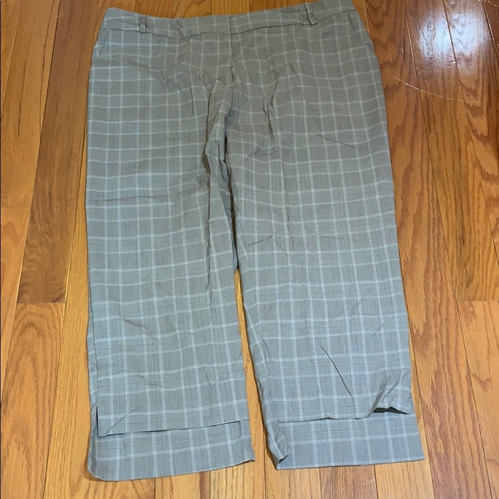 NWT 2 piece suit cropped pants with blazer size 26